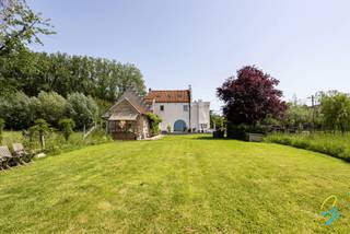 Pour une visite ou plus d’informations, contactez Saimen au 0470 79 24 20 ou par e-mail à : saimen@cornelis-goeman.be Charmante maison...