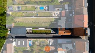 Deze half open woning met maar liefst een bruikbare vloeroppervlakte van 271m² ligt op een strategische locatie aan de rand van het centrum,...