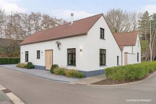 Interesse? Meer informatie op www.SWEVERS.be. - Deze karaktervolle boerderij in Hasselt, gebouwd in 1918, ligt op een ruim perceel van 807 m² en...