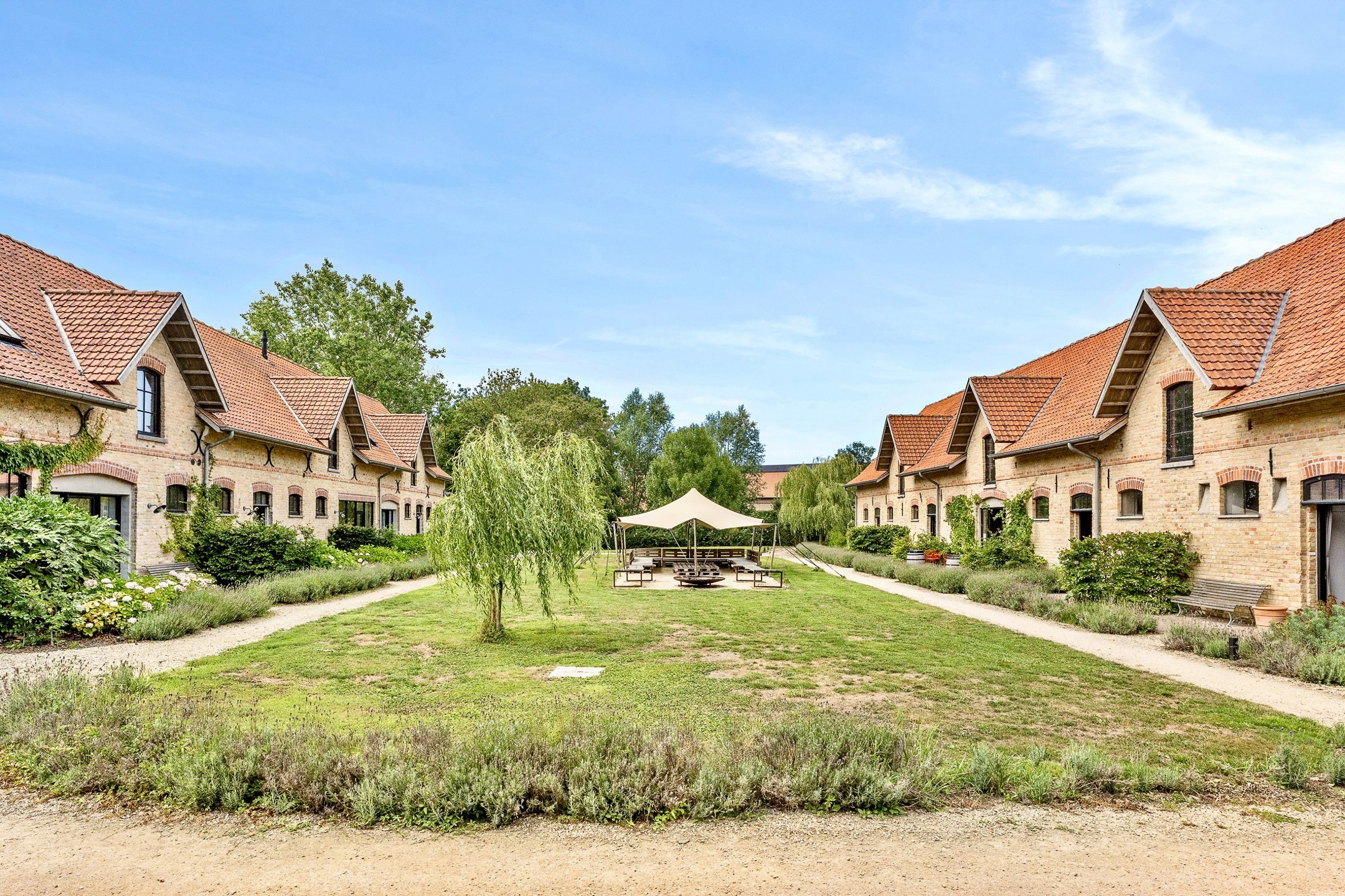 Prachtige herenhoeve "Groot Noordhof" met enorme potentieel. - foto 3