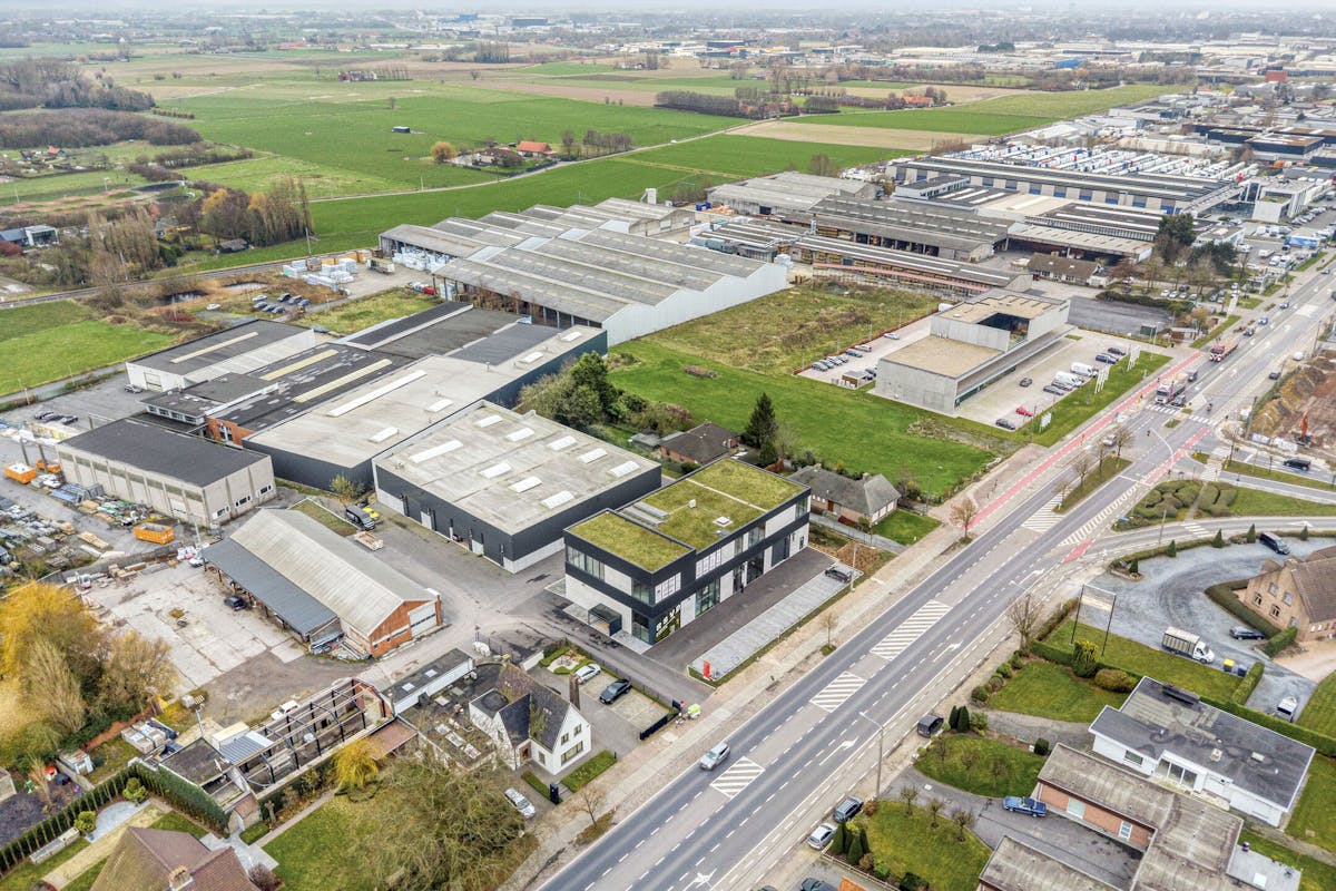 Nieuwbouwkantoor van ca. 325m² op commerciële ligging - foto 2