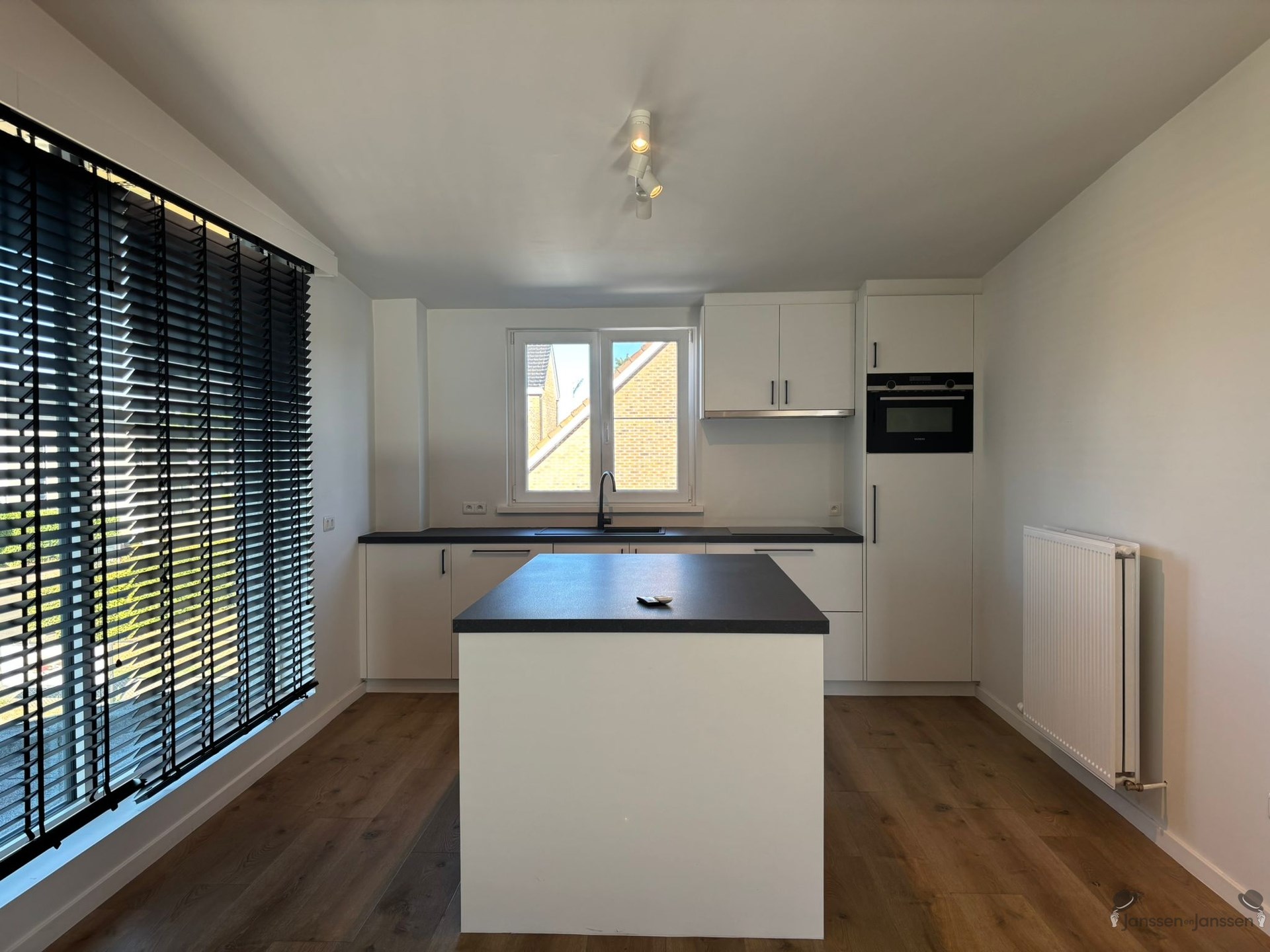 Ruim en volledig vernieuwd appartement met grote leefruimte in Sint-Lenaarts - foto 4