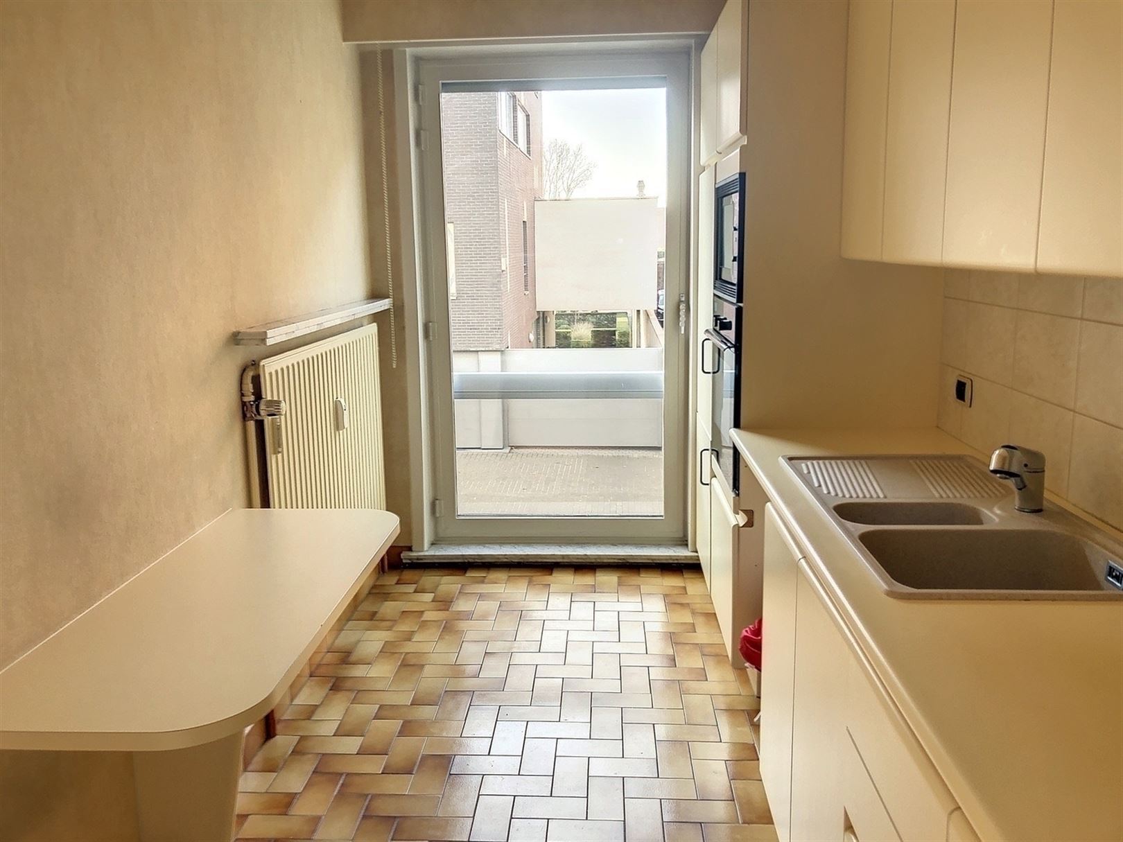 Twee slaapkamer appartement gelegen in centrum Oudenaarde. - foto 2