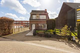 Te renoveren woning op mooi en gunstig gelegen perceel523 m² I 3 slpks I F labelZeer gunstig gelegen, rustig doch centraal met openbaar vervoer,...