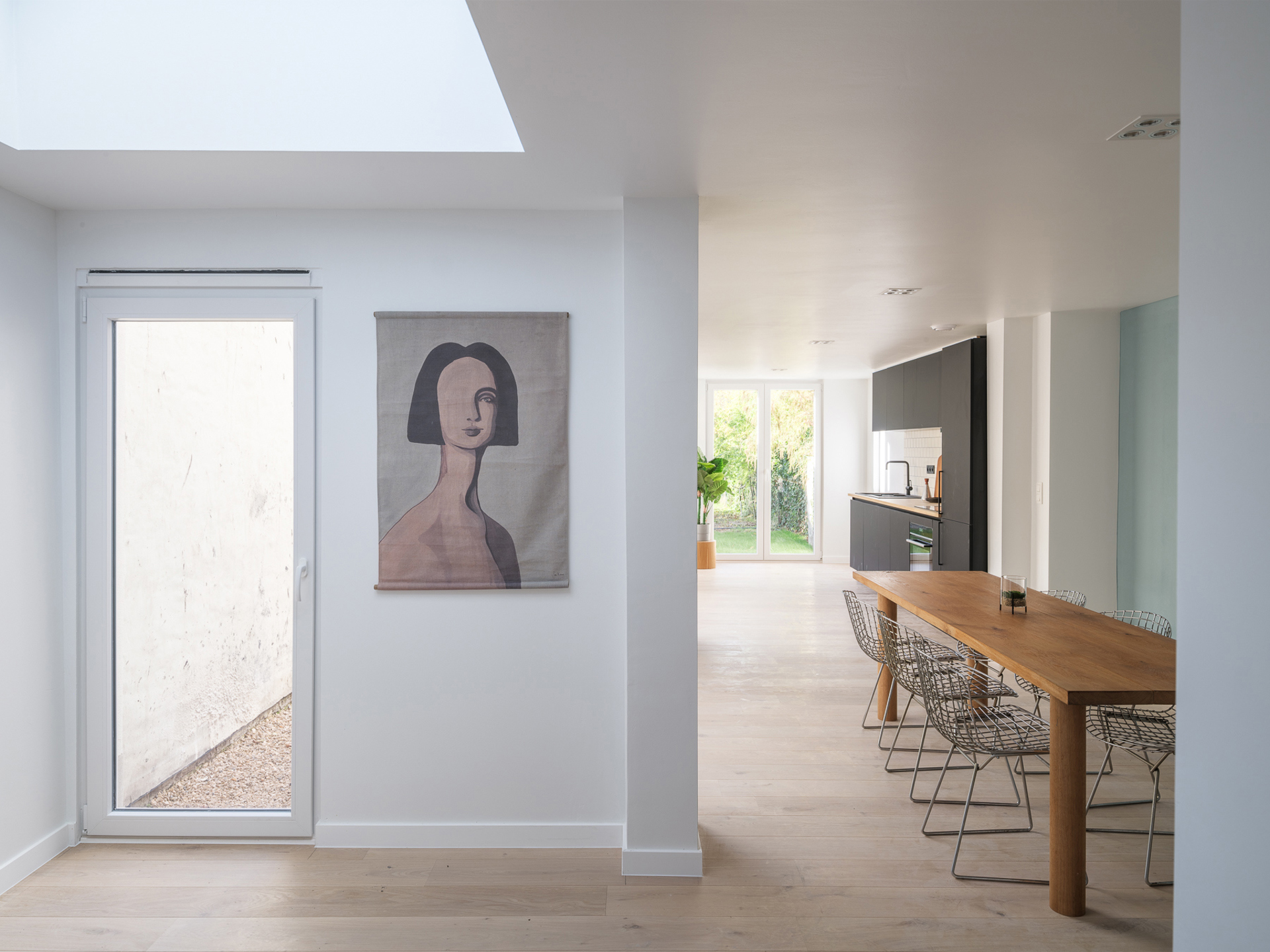 Volledig gerenoveerde woning met tuin en vier slaapkamers - foto 4