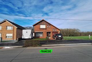 In het gezellige Heuvelland, met een adembenemend uitzicht vindt u deze charmante woning. De woning is gelegen op de baan van Wijtschate naar...