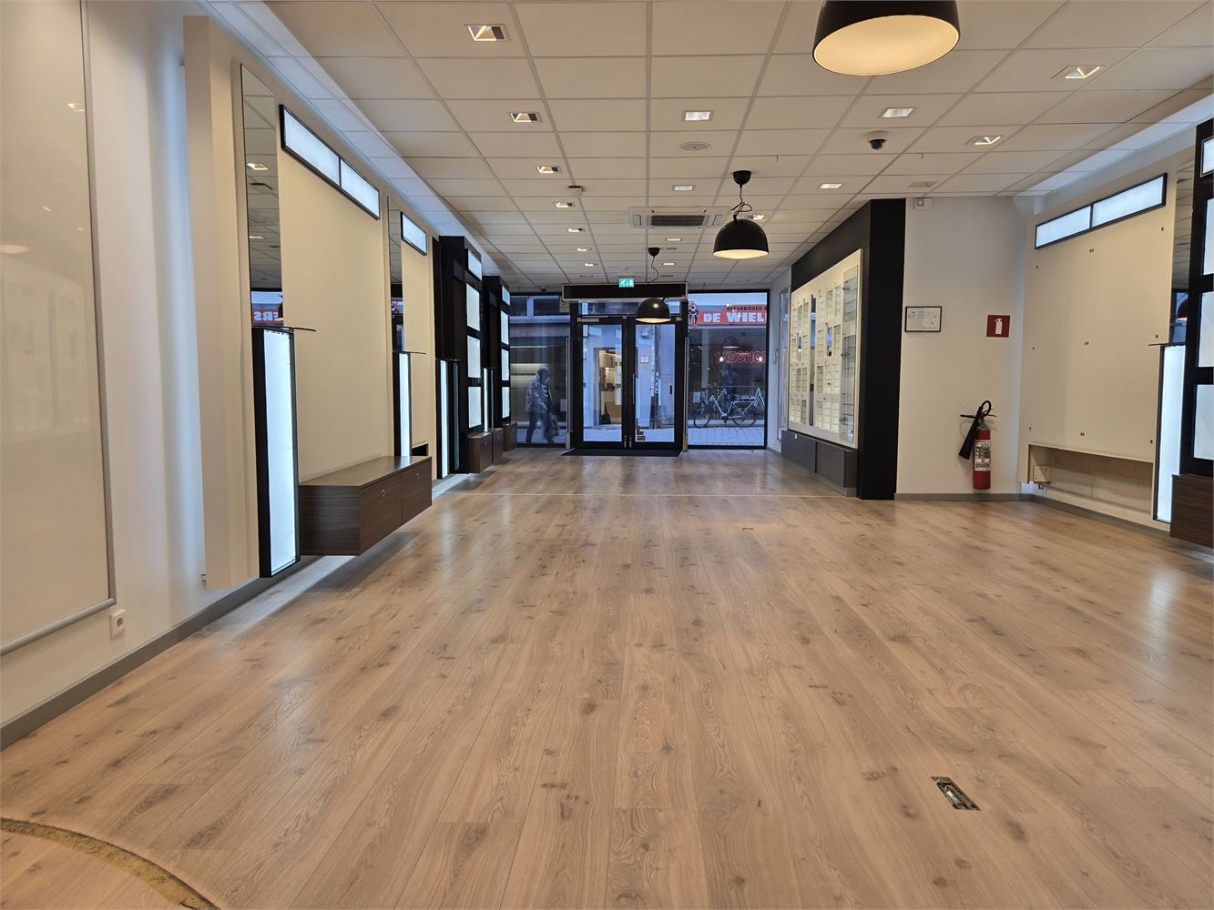 Ruim handelspand met brede vitrine in hartje Lier - foto 5