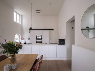 Uitzonderlijk duplexappartement, gelegen in een stijlvolle residentie, op slechts enkele meters van de Kouter en de Koestraat in Gent.Dit ruime...
