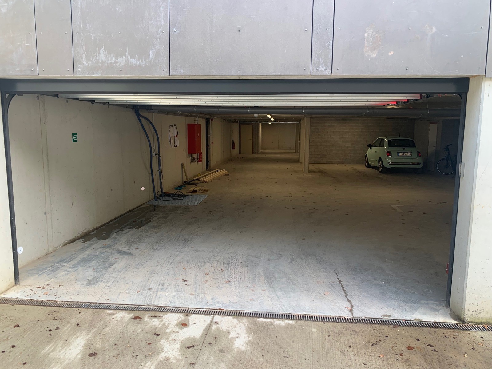 Ondergrondse autostaanplaats op centrale locatie. - foto 2