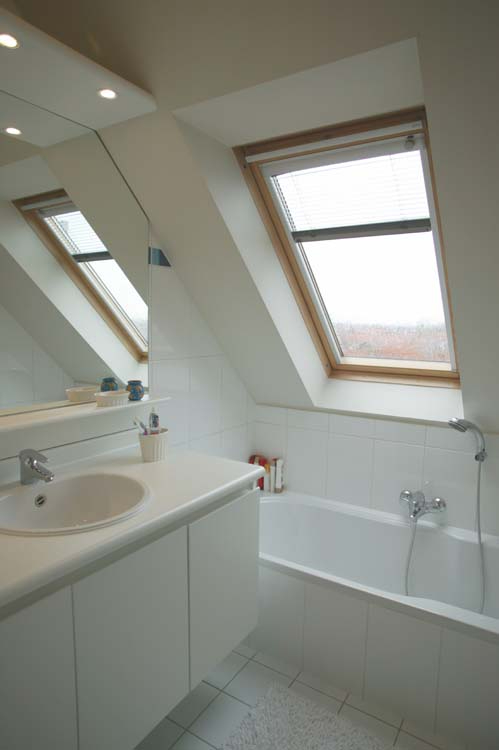 Prachtig Dakappartement met 2 slaapkamers en TERRAS te huur in Roeselare - photo 4