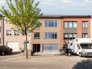 Op de tweede verdieping van een rustige, kleinschalige residentie bevindt zich dit aangename appartement met twee slaapkamers. Bij het...