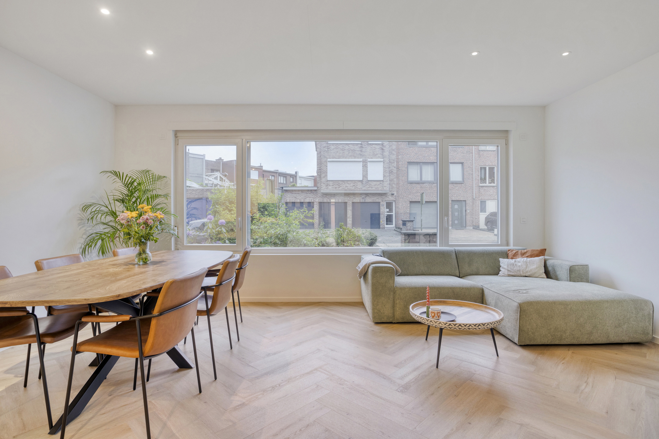 Gerenoveerd gelijkvloers appartement met garage. - foto 4