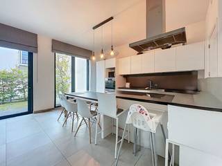 Te huur: Ruim 2 slaapkamer appartement (80 m²) met tuin in Laken Adres: Sint-Annadreef 68B, 1020 LakenOntdek dit aangename appartement, ideaal...