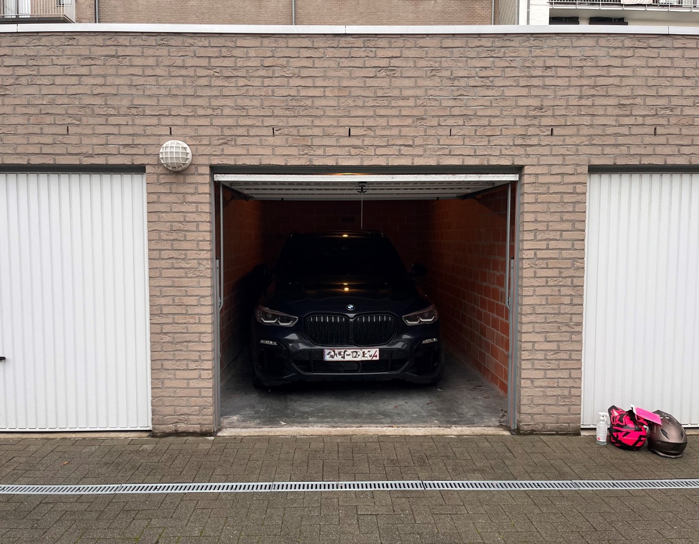 Vlot inrijdbare garagebox op het gelijkvloers - foto 1