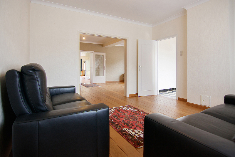 TRADITIONELE WONING VLAK BIJ DE STAD EN HET KANAAL - foto 5