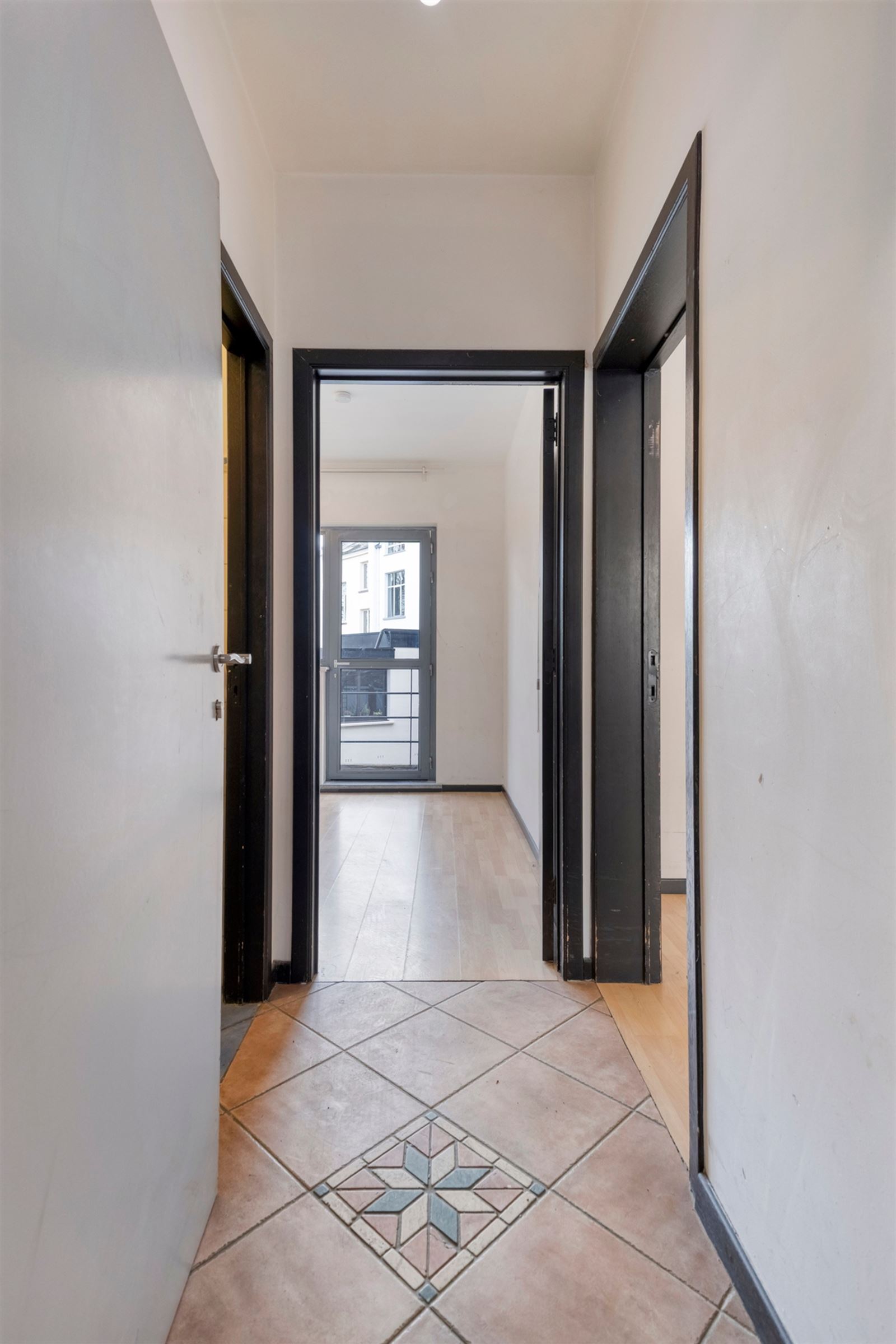 Perfect gelegen op te frissen 1 slpk appt! - foto 3