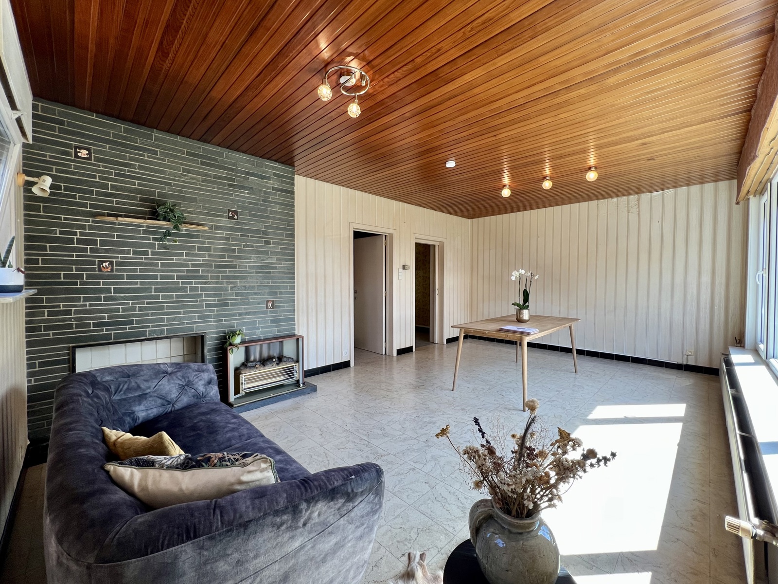 Zeer degelijke energiezuinige  woning met tuin en garage. - foto 3