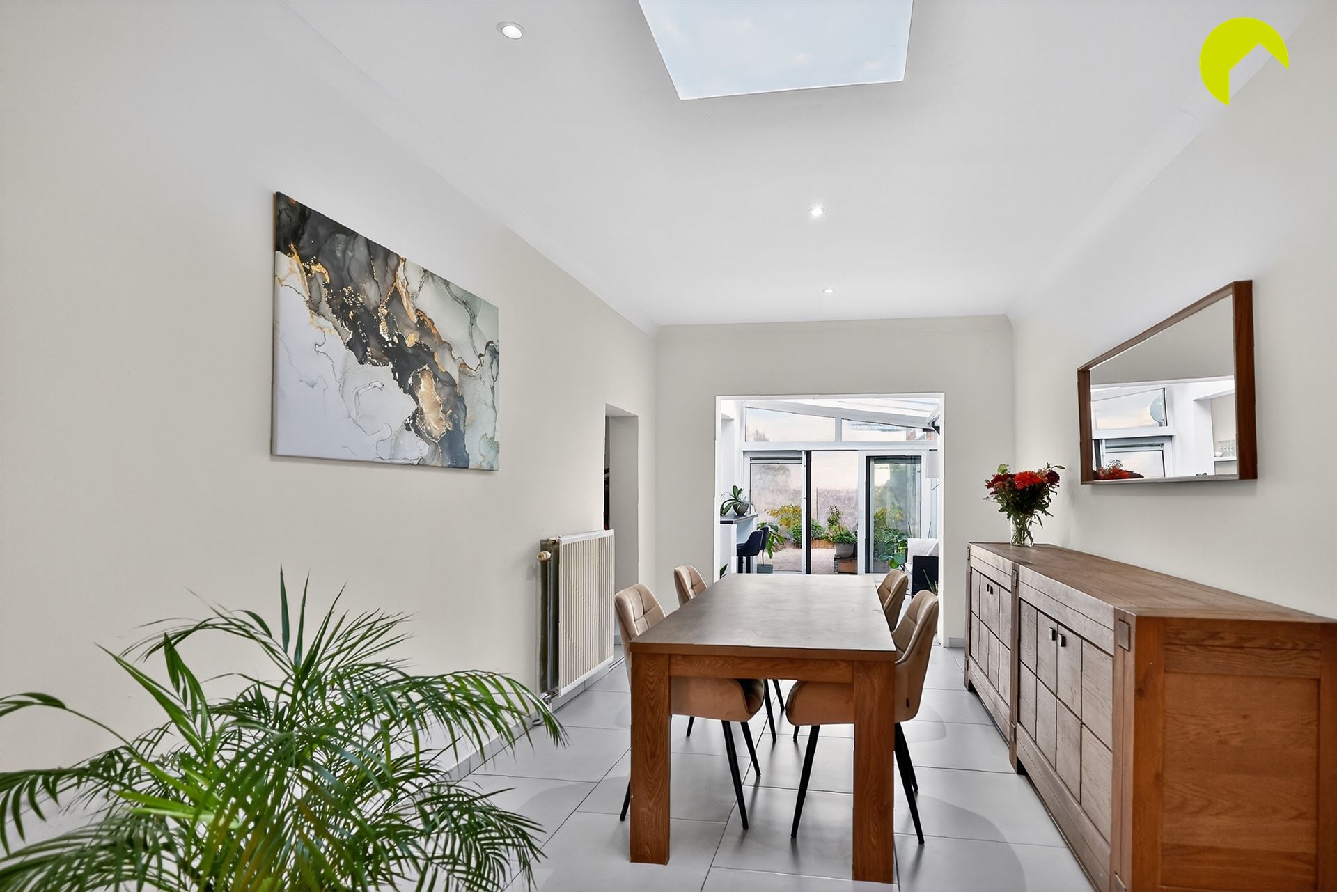 Ruime woning met 4 slaapkamers, 2 badkamers en 2 keukens - foto 5