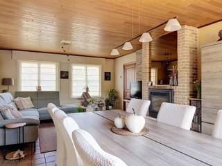 <p>Topgelegen vrijstaande woning op een perceel van 560 m² in de kindvriendelijke woonomgeving van Klokkeput, op een boogscheut van winkels, openbaar vervoer, de Markt en diverse voorzieningen, met een vlotte verbinding naar de R32.</p>
<p>De woning bestaat uit een inkomhal met gastentoilet, een praktische berging, een gezellige leefruimte met zit- en eethoek en open haard, en een ruime leefkeuken voorzien van alle comfort. Verder beschikt het gelijkvloers over een inpandige garage met wasaansluitingen en directe toegang tot het terras en de aangename, onderhoudsvriendelijke tuin met tuinhuis.</p>
<p>Op de eerste verdieping bevinden zich vier slaapkamers en een ruime badkamer uitgerust met douche, ligbad, lavabo en toilet. Via een schuiftrap in de nachthal bereikt u de handige bergzolder. Daarnaast is er een afgesloten carport met aanpalende extra berging.</p>
<p>Extra troeven:<strong> </strong></p>
<ul>
<li>Gunstig EPC</li>
<li>Condenserende gasketel</li>
<li>Dubbele beglazing</li>
<li>Perceel van 560 m²</li>
<li>Inpandige garage</li>
<li>Afgesloten carport</li>
<li>2 ruime buitenbergingen</li>
<li>4 slaapkamers</li>
<li>Rustige en uitstekende ligging</li>
</ul>
<p>Deze woning is te koop ZONDER makelaar via het concept van Smart Houses! Wenst u verdere inlichtingen of een bezoek? Contacteer rechtstreeks de eigenaar via +32478461014</p>