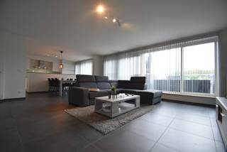 Bij interesse gelieve aub reageren VIA = https://immogoffin.mijnhuurprofiel.be/property/bcf1d96b-7758-4d34-af0b-4cbd33dbfa31Dit knap ingerichte...