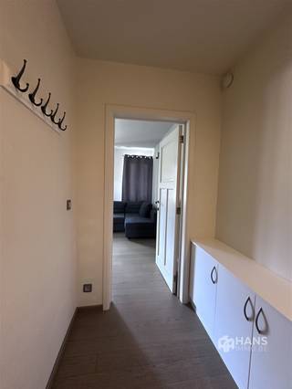 <p><span>Gezellige duplex met 1 slaapkamer op goede locatie te Mortsel.</span></p><p><span>Op een centrale ligging, nabij het centrum in de Lieven Gevaertstraat 114, bevindt zich dit instapklare duplex-appartement.</span></p><p><span>Het appartement beschikt over een lichtrijke leefruimte met open keuken, 1 slaapkamer en een badkamer met douche, lavabo en aansluiting voor de wasmachine. <br />De huurprijs van €900 is incl. alle nutsvoorzieningen (gas, water en elektriciteit). </span></p><p><span>Interesse? Neem gerust contact op voor meer informatie of een bezichtiging.</span></p><p><span> </span></p>