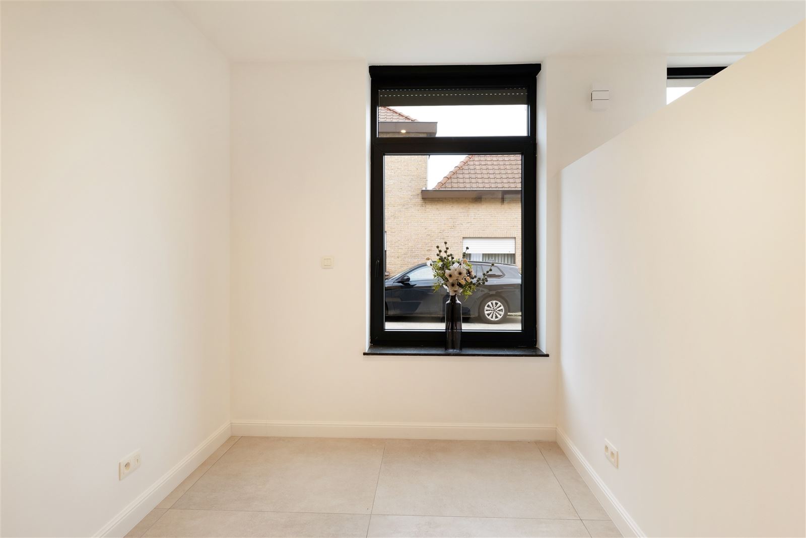 Gerenoveerde woning nabij het centrum van Zottegem! - foto 4