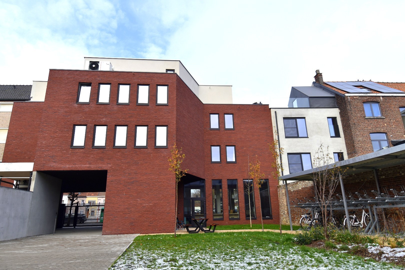Studentenkamer (25,5 m²) te koop in "Residentie Amand 47" op het Sint-Amandsplein te Kortrijk - foto 1