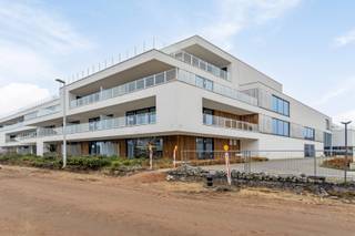 Stijlvol en zorgeloos wonen of investeren in het hart van Waregem!Op een absolute toplocatie bevinden zich energiezuinige en comfortabele...