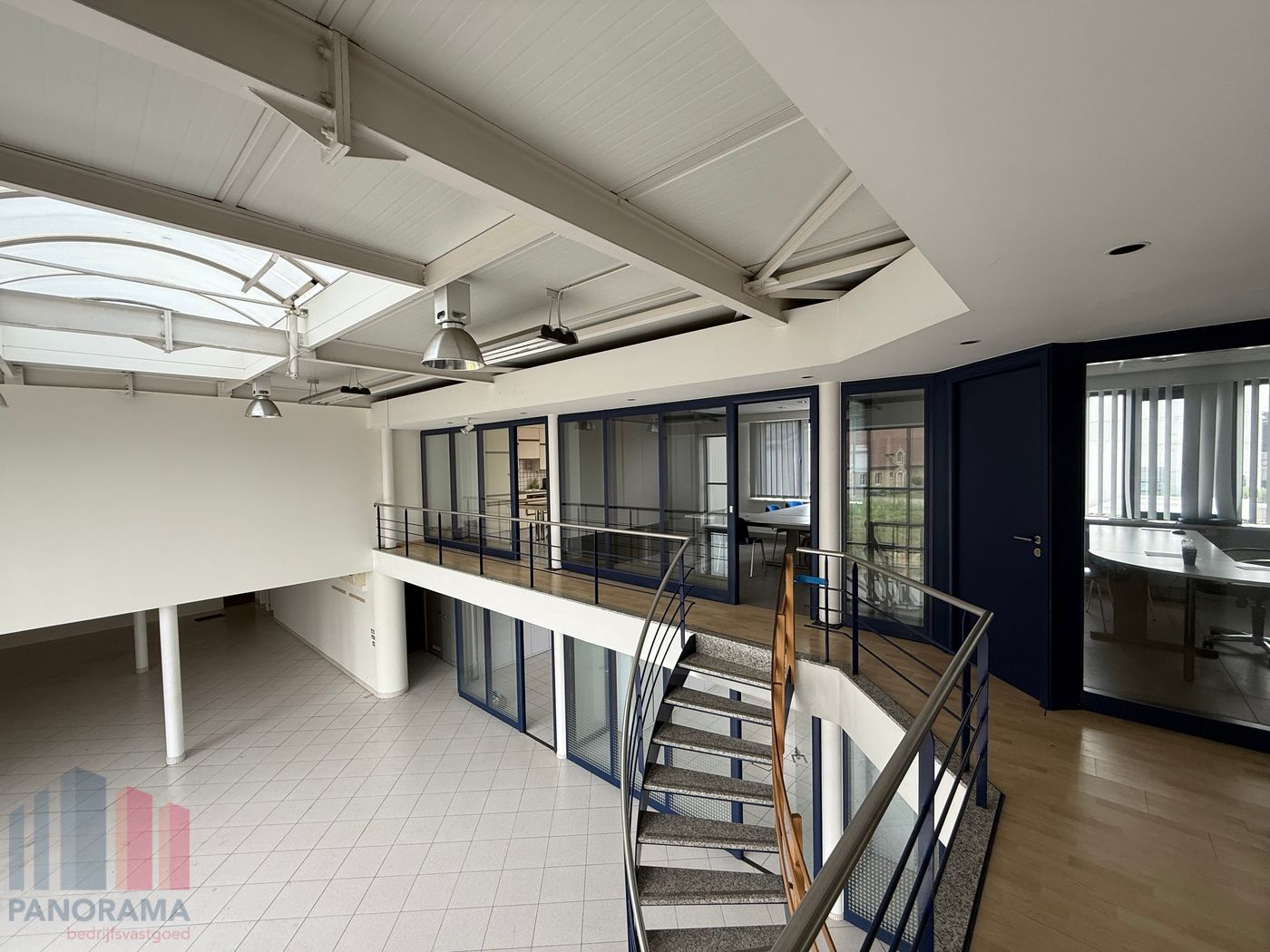 ​​​​​​​UITSTEKEND GELEGEN BEDRIJFSGEBOUW MET MAGAZIJN &amp; KANTOOR VLAKBIJ DE E17 - foto 4