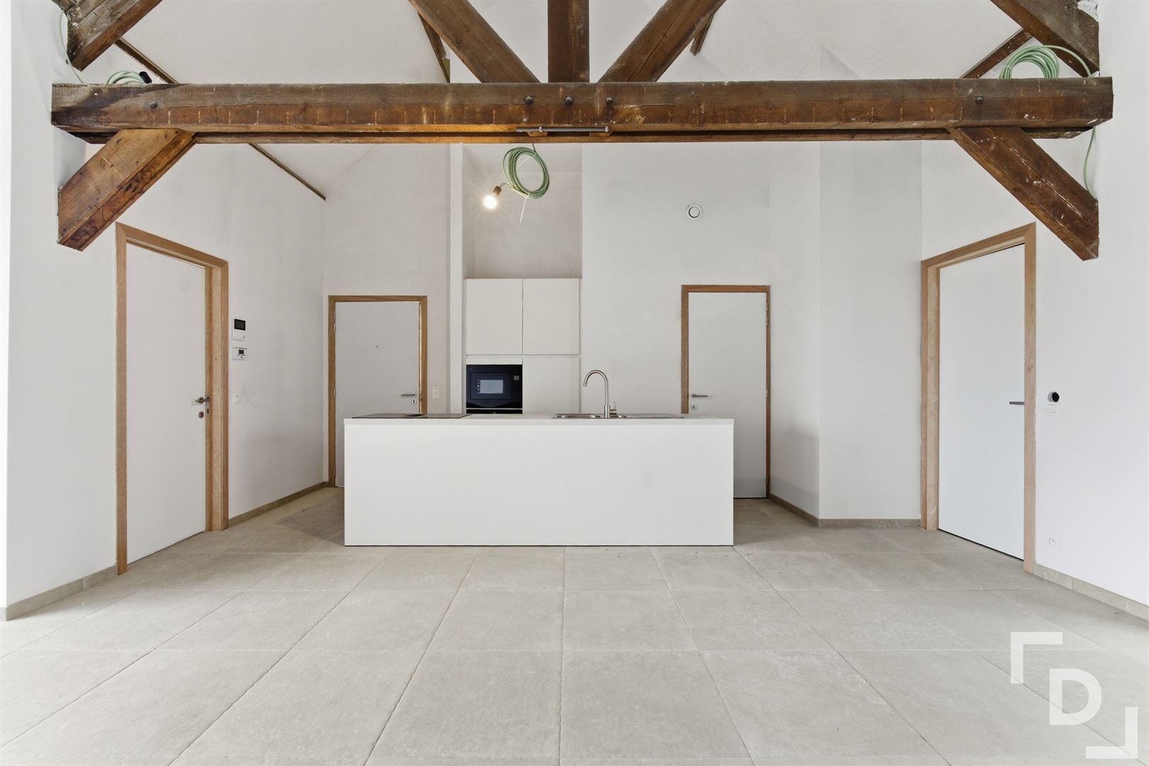 Nieuwbouwappartement met 2 terrassen te koop in centrum Ieper. - foto 4