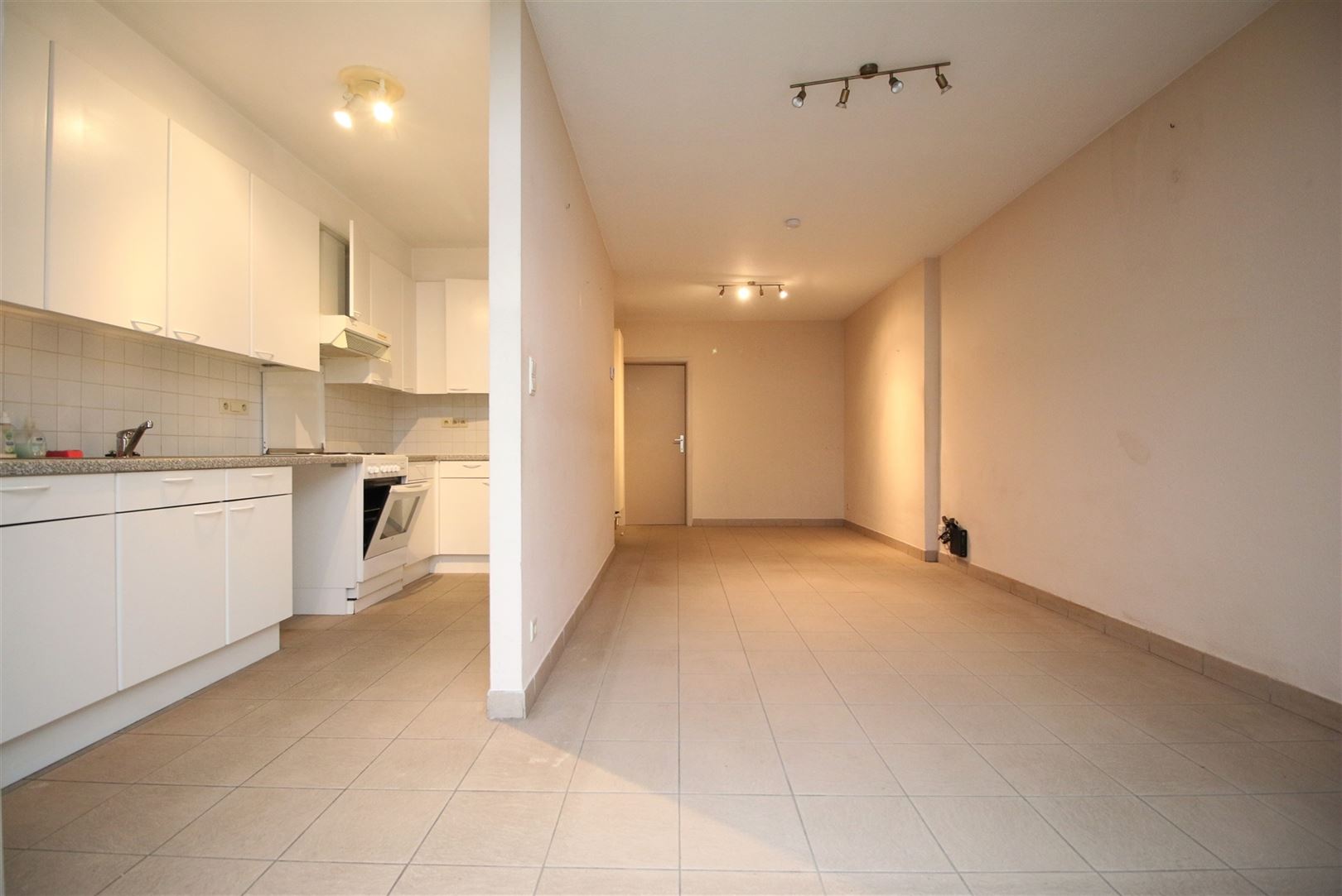 Gelijkvloersappartement met 1 slaapkamer en tuin in centrum Merksem - foto 3