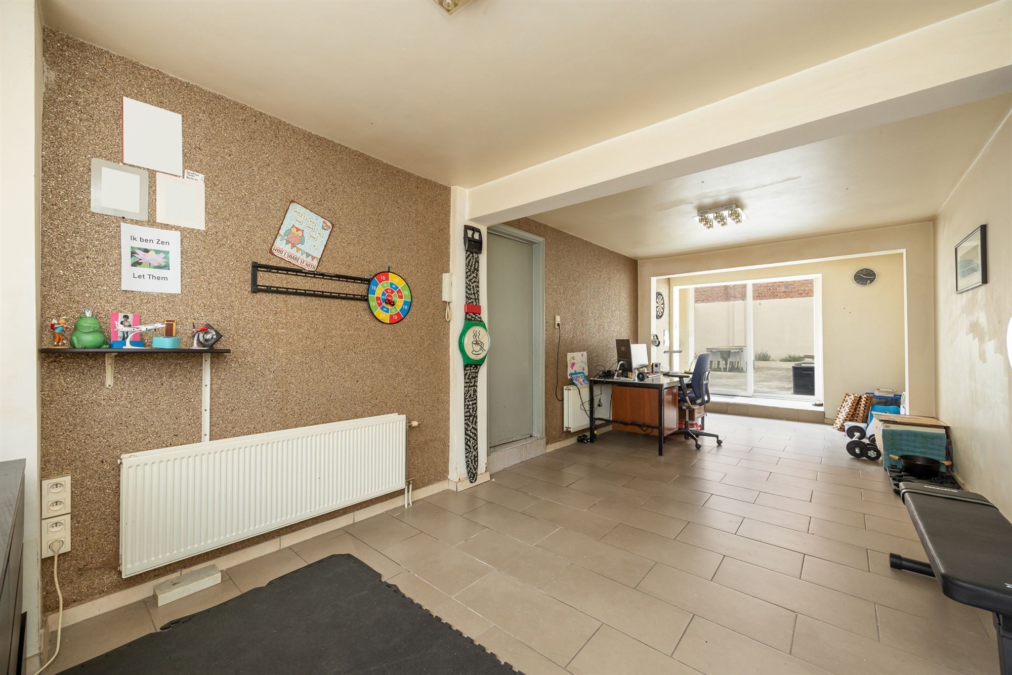 Ruime woning met drie slaapkamers en terras - foto 2