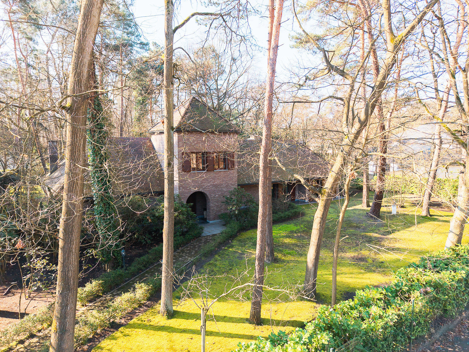Zéér ruime villa op 3.014m² omgeven door groen - foto 2