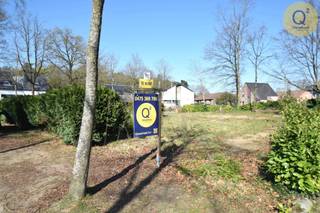 Uniek perceel bouwgrond van ca. 836 m², perfect geschikt voor open of halfopen bebouwing. Gelegen op een toplocatie nabij het centrum...