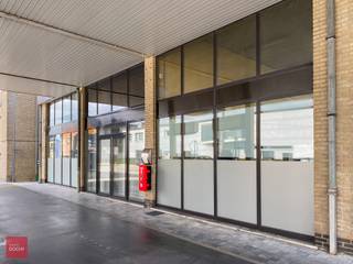 Ideaal voor o.a. broodjeszaak. Druk bereden locatie met kortstop parkingmogelijkheden. Nabij invalswegen en industriezones. Oppervlakte 75m² ( +...