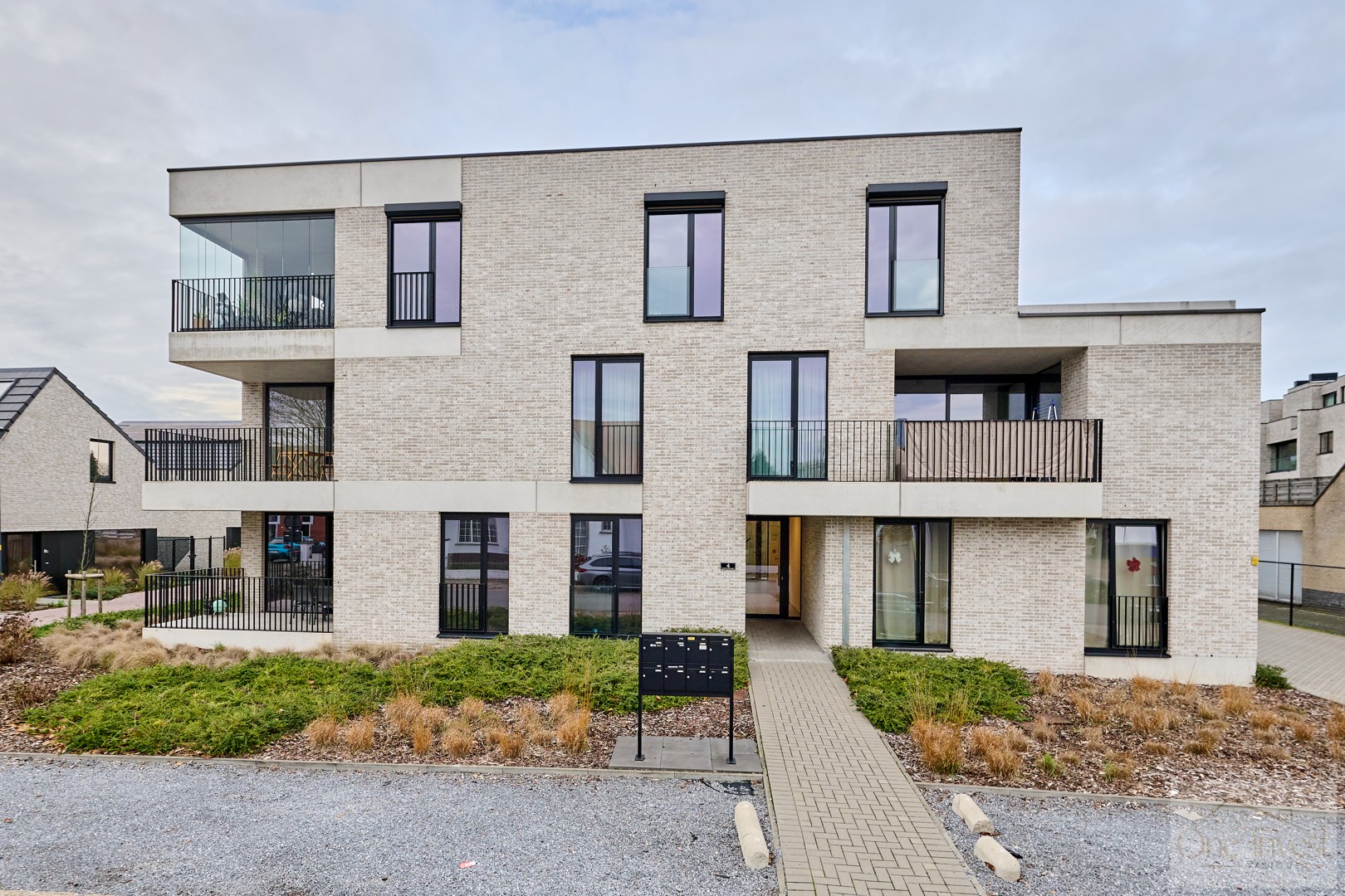 Gelijkvloers 2 slaapkamer appartement - foto 2