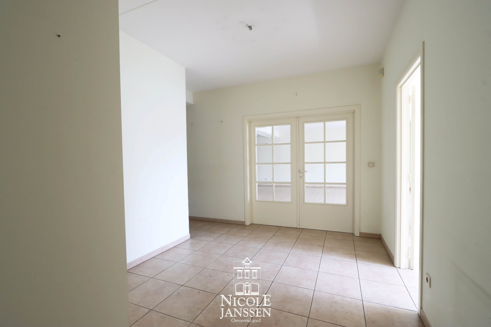 Appartement à vendre à Maaseik avec 3 chambres - photo 2