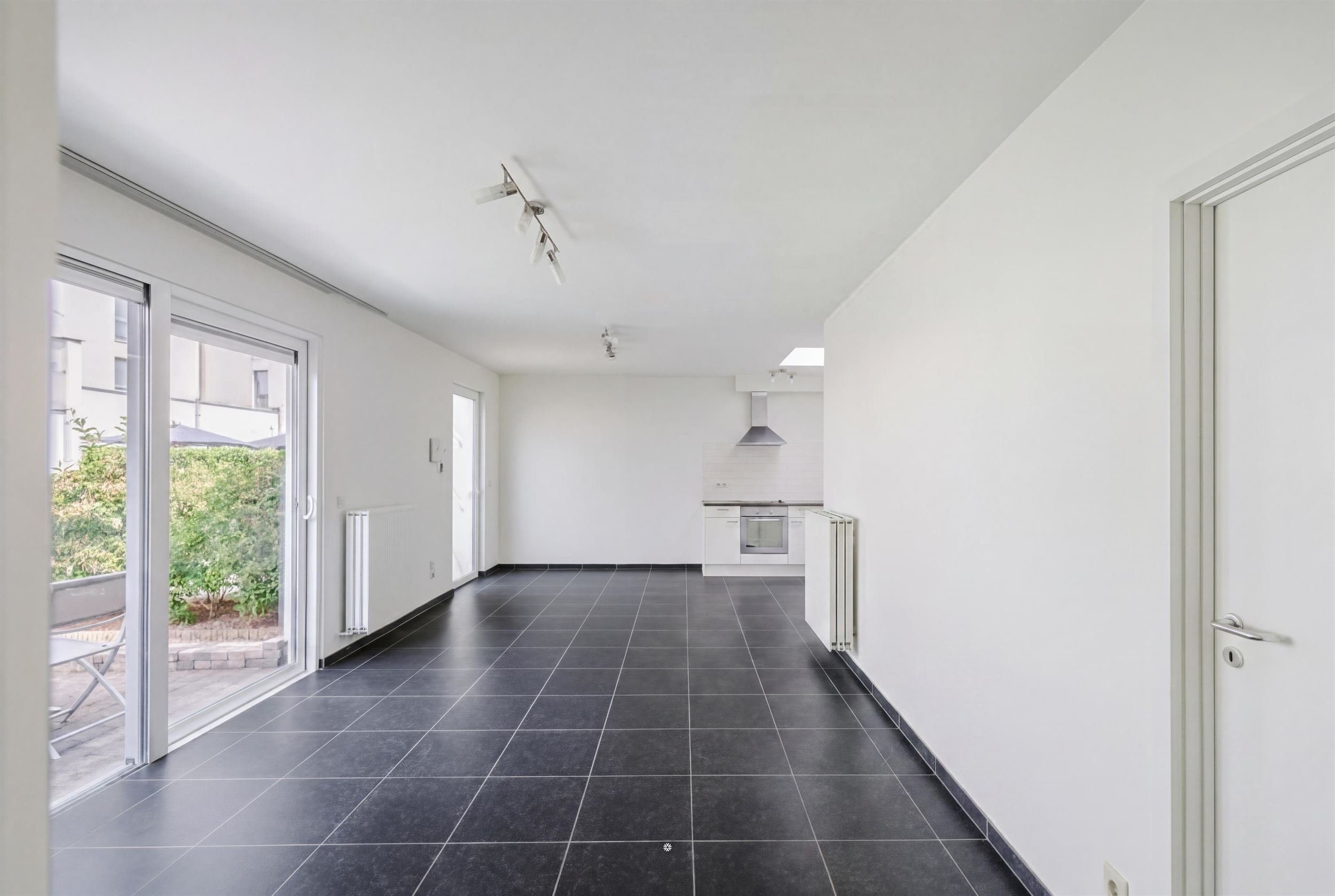 Apartment for sale in Sint-Niklaas with 1 bedroom - photo 4
