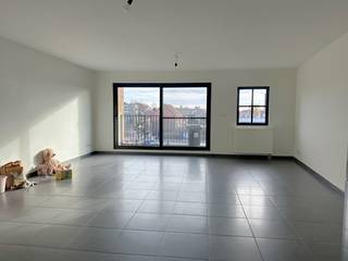 Dit modern appartement met 2 slaapkamers bevindt zich op de 2de verdieping van een mooie rustige residentie te Turnhout.Het gebouw is rustig en...