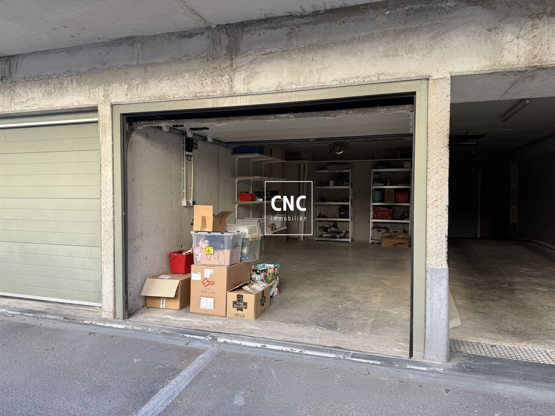 Gelijkvloerse, ruime garagebox in het centrum van Knokke - foto 4