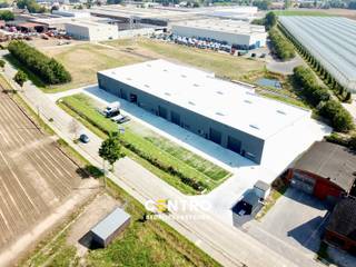Benaderende bruto-AFMETINGEN: Magazijn: b: 12m x d: 18m  (216 m²)3 private parkeerplaatsen: 6m x 2,5 mOok andere oppervlaktes te verkrijgen: 180m²...