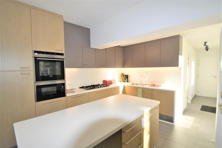 Prachtig gerenoveerde woning met een zeer ruime en zonnige tuin op top locatie in Mol - foto 5