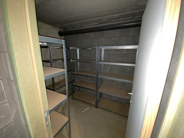 Parkeren, verhuren, klaar. 3 staanplaatsen en 2 bergingen - foto 4
