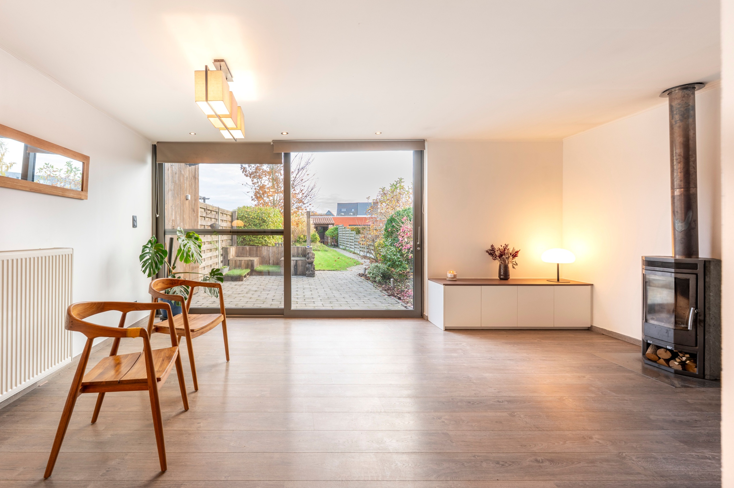 Verrassende woning met leuke tuin en grote garage nabij centrum Kapellen! - foto 1