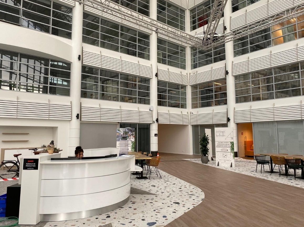 Uitstekende kantoren van 2.000 m² op topligging vlakbij de R0 - foto 3