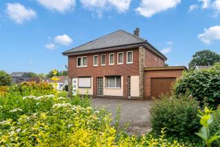 We vinden deze tweewoonst met maar liefst 4 tot 5 slaapkamers terug op een centrale ligging nabij Zolder-centrum. Voor meer informatie...