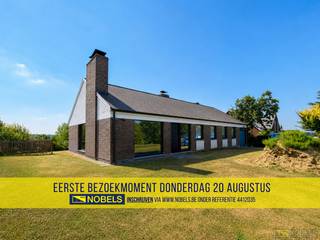 <span><span><strong>1ste bezoekdag donderdag 20 augustus! Inschrijven kan via www.nobels.be onder referentienummer 4412035.</strong></span></span><br /><br />VERDER AF TE WERKEN BUNGALOW op een UITSTEKENDE LOCATIE waar u geniet van een LANDELIJKE OMGEVING zonder in te boeten aan BEREIKBAARHEID. Dankzij de VLOTTE VERBINDING met de N60 en de nabijheid van winkels, scholen en andere voorzieningen combineert deze eigendom het beste van CENTRAAL en LANDELIJK WONEN. Deze gezinswoning biedt een RUIM WOONVOLUME, maar liefst 5 SLAAPKAMERS en een PRACHTIG PERCEEL met BOOMGAARD en UNIEK VERGEZICHT. Bovendien werden reeds verschillende belangrijke renovaties uitgevoerd, waaronder de VERNIEUWING VAN DE RAMEN, de ELEKTRISCHE INSTALLATIE, de keuken en de woonkamer, waardoor u de woning verder naar EIGEN SMAAK KAN AFWERKEN.<br />De indeling gaat als volgt: via de inkomhal betreedt u de lichtrijke woonkamer met open ingerichte keuken, waar grote raampartijen zorgen voor een aangename lichtinval en een mooi zicht op de tuin. Verder beschikt de woning over een nachthal, een apart toilet, een doucheruimte, een badkamer, een praktische garage en maar liefst 5 slaapkamers, ideaal voor grote gezinnen of wie nood heeft aan een bureau of hobbyruimte. Via een luik bereikt u bovendien de zolder, die bijkomende opbergmogelijkheden biedt.<br />Buitenshuis geniet u van een praktische oprit, een ruime tuin met prachtig vergezicht en een eigen boomgaard, waar u in alle rust kan genieten van de groene omgeving en het landelijke karakter van deze eigendom.<br /><br />Adres: Rijksweg 104 te Maarkedal<br /><br />EPC: 326kWh/m²; G-score en P-score A; Geen renovatieplicht van toepassing; Bestuursmaatregelen in het maatregelenregister: Neen; Beschikbaar bij akte