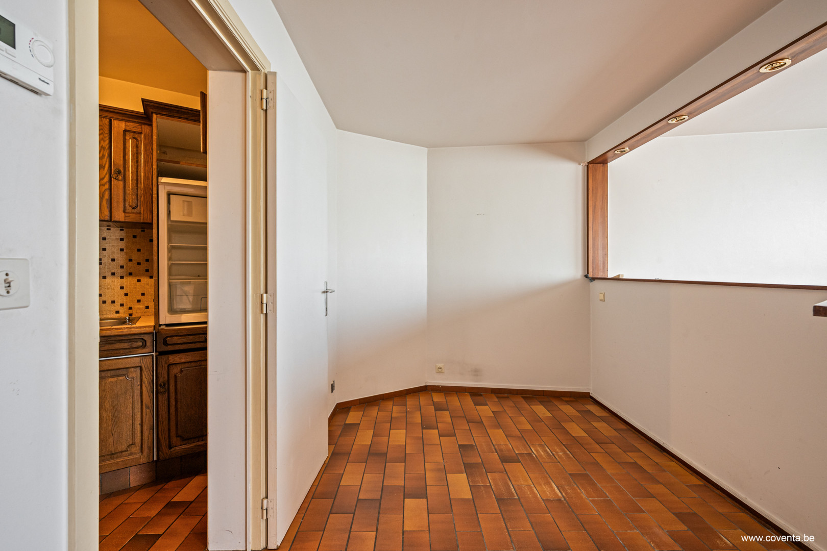 Handelspand met bovenliggend duplex appartement in het centrum van Roeselare - foto 5