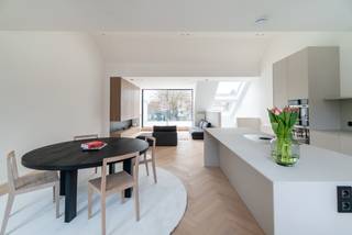 In the heart of a sought-after area between the Cambre Abbey and the elegant addresses of Avenue Louise, this remarkable 190 sq.m duplex is part of...