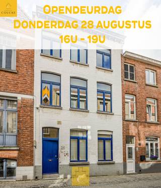 Deze ruime op te frissen stadwoning is gelegen op een rustige doch centrale locatie, net buiten de drukte, met alle winkels en voorzieningen op...